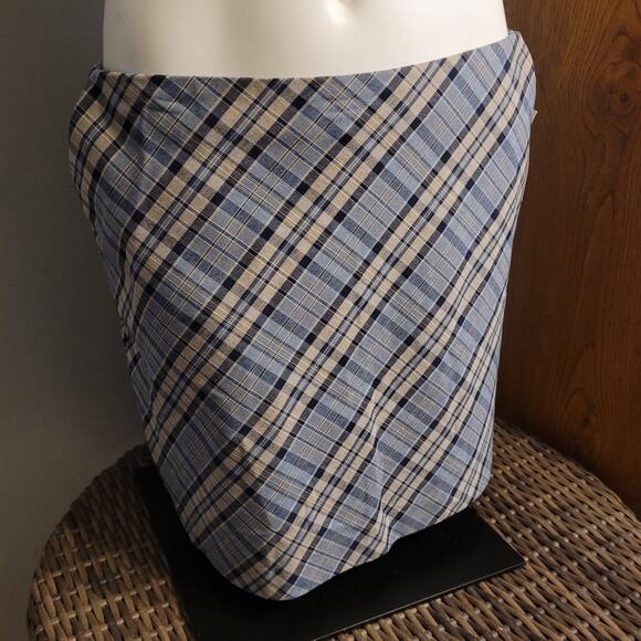 NWT Old Navy Plaid Mini Skirt Size 10 Side Pockets Preppy Academia Italy Fabric - Picture 12 of 15